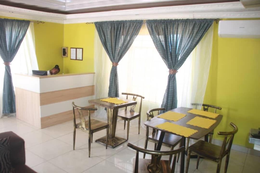 Mathlyn Guesthouse 가보로네 외부 사진