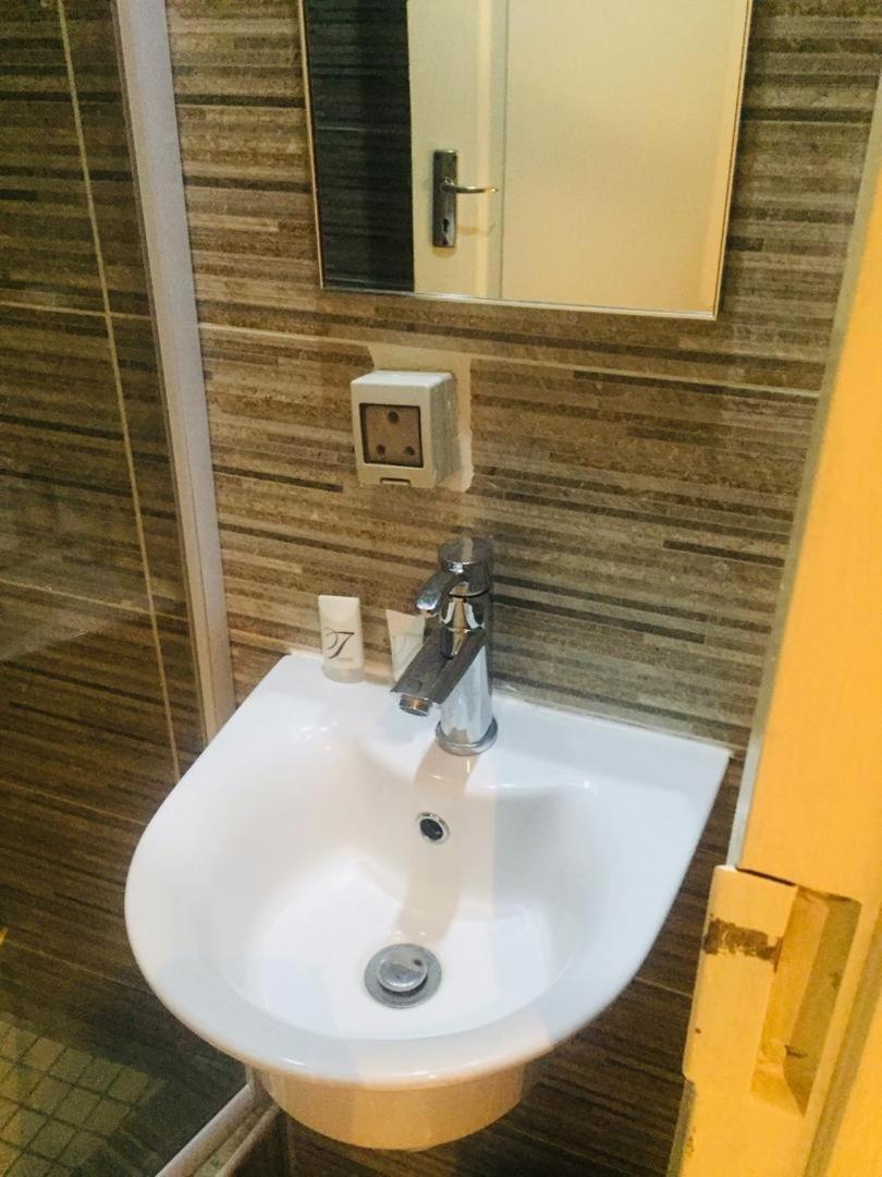 Mathlyn Guesthouse 가보로네 외부 사진
