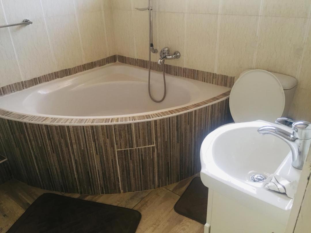 Mathlyn Guesthouse 가보로네 외부 사진